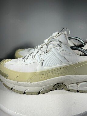 Nike Zoom Vomero 5 Roam Mens Running Shoes Size 10.5 White Light Bone Sneakers
